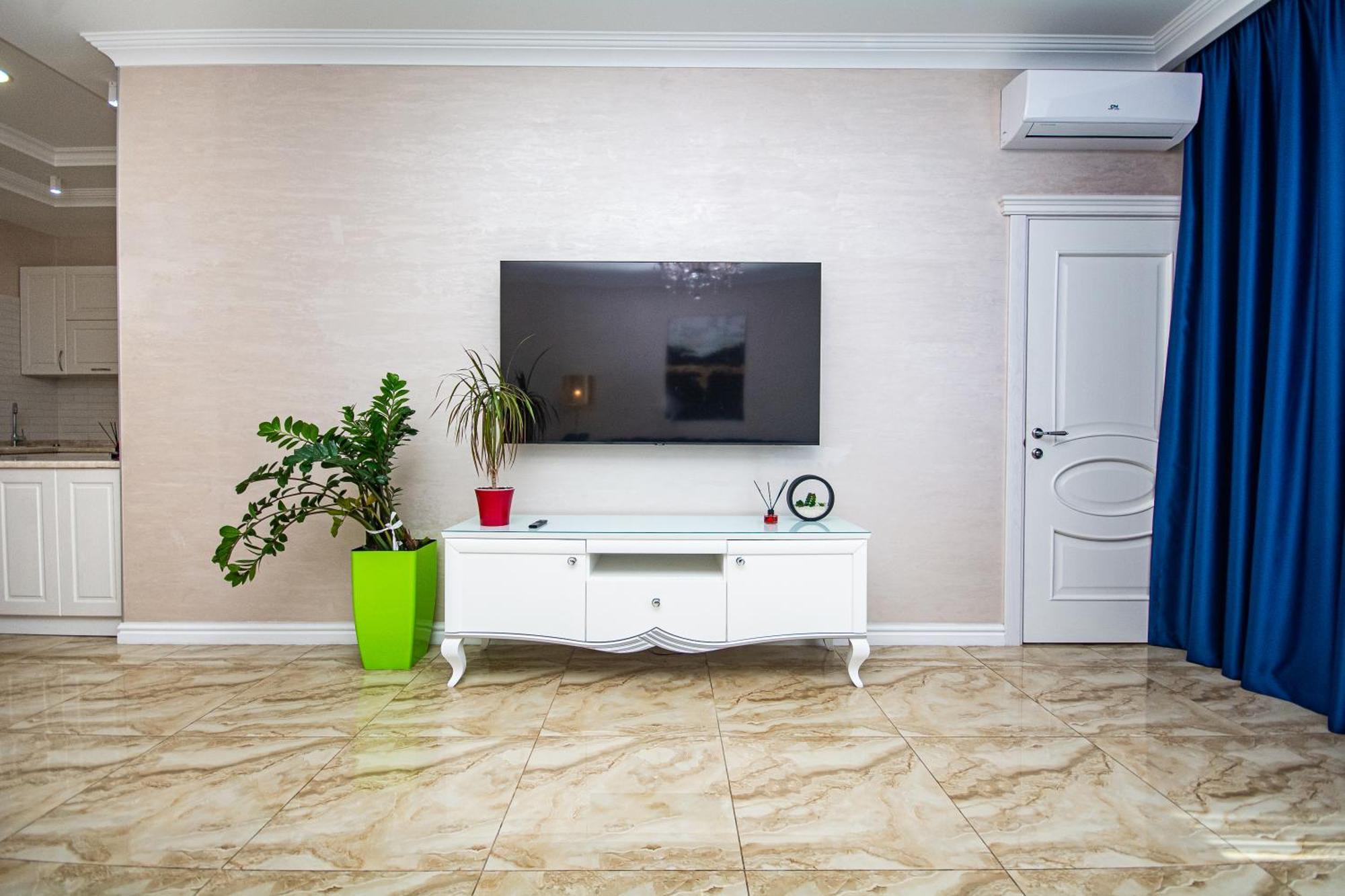 Luxury For Business & Pleasure Royal 3 Apartment Kiev Bagian luar foto