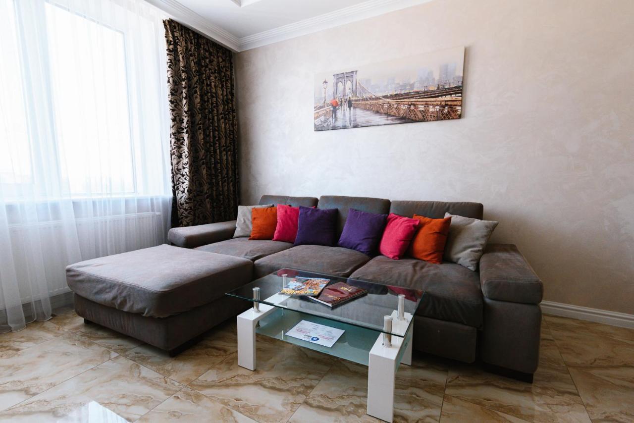 Luxury For Business & Pleasure Royal 3 Apartment Kiev Bagian luar foto