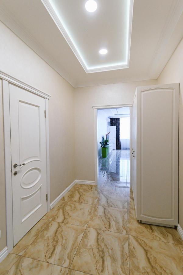Luxury For Business & Pleasure Royal 3 Apartment Kiev Bagian luar foto