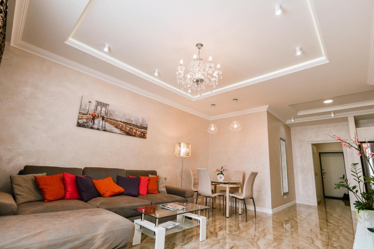 Luxury For Business & Pleasure Royal 3 Apartment Kiev Bagian luar foto