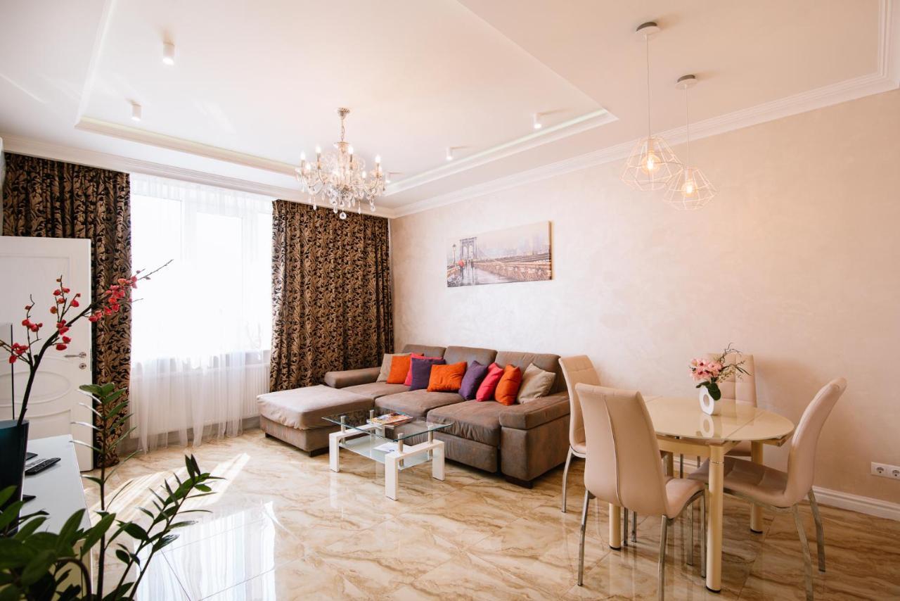Luxury For Business & Pleasure Royal 3 Apartment Kiev Bagian luar foto